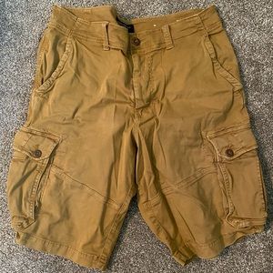 American Eagle Men’s khaki cargo shorts, size 34, never worn